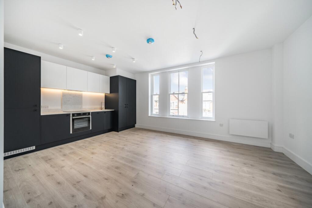 2 bed 1st Floor Flat for rent in London. From Kinleigh Folkard & Hayward - Sales - Streatham 2 bed 1st Floor Flat for rent in London. From Kinleigh Folkard & Hayward - Sales - Streatham