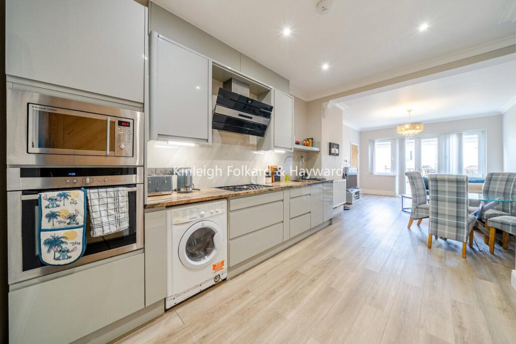 4 bed Semi Detached for rent in London. From Kinleigh Folkard & Hayward - Sales - Streatham