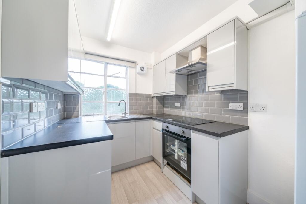 2 bed 1st Floor Flat for rent in Streatham. From Kinleigh Folkard & Hayward - Sales - Streatham