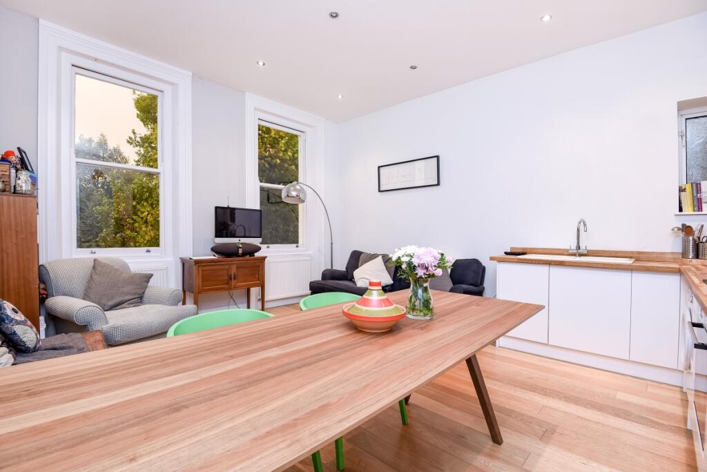 2 bed 1st Floor Flat for rent in London. From Kinleigh Folkard & Hayward - Sales - Streatham 2 bed 1st Floor Flat for rent in London. From Kinleigh Folkard & Hayward - Sales - Streatham