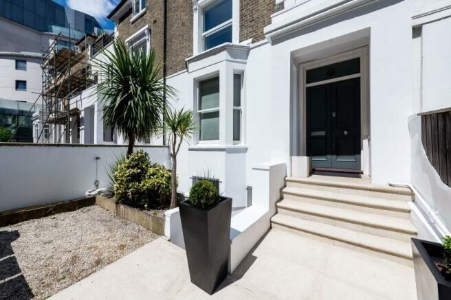 5 bed Detached House for rent in Hampstead. From Kinleigh Folkard & Hayward