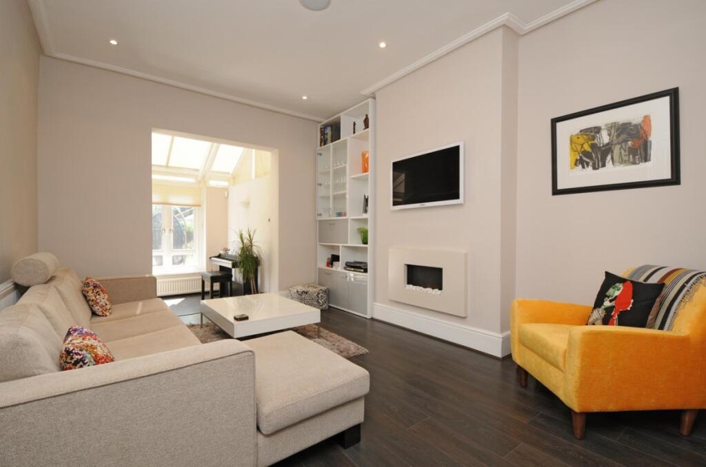 4 bed Detached House for rent in Hampstead. From Kinleigh Folkard & Hayward