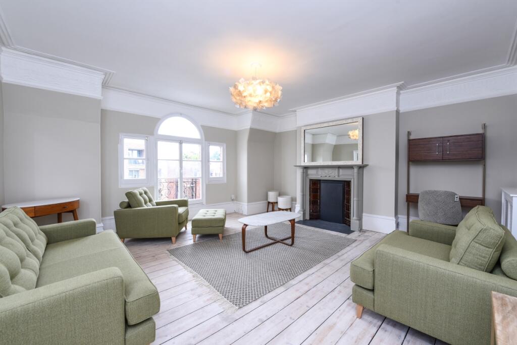 4 bed Flat for rent in Hampstead. From Kinleigh Folkard & Hayward