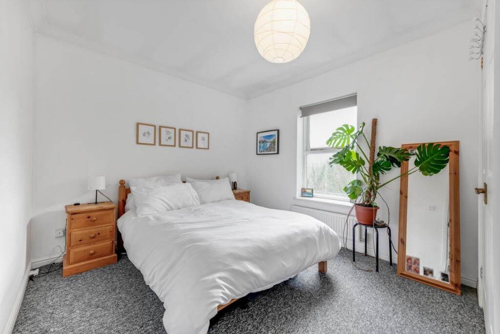 2 bed 1st Floor Flat for rent in Hampstead. From Kinleigh Folkard & Hayward - Sales - West Hampstead