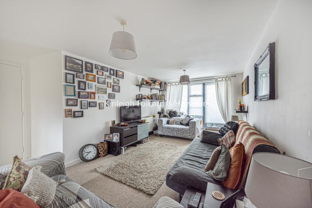 2 bed 1st Floor Flat for rent in Willesden. From Kinleigh Folkard & Hayward - Sales - West Hampstead 2 bed 1st Floor Flat for rent in Willesden. From Kinleigh Folkard & Hayward - Sales - West Hampstead