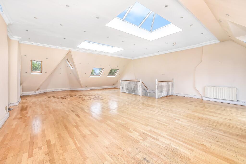 4 bed 1st Floor Flat for rent in Hampstead. From Kinleigh Folkard & Hayward - Sales - West Hampstead