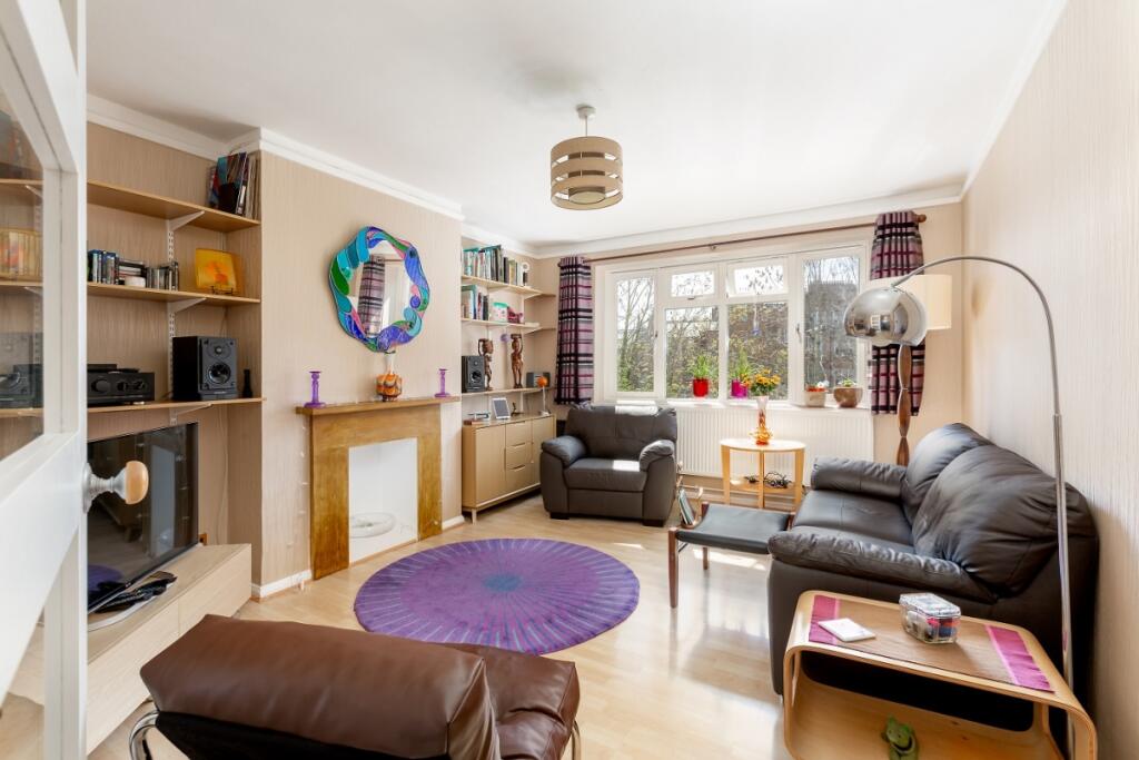 1 bed 1st Floor Flat for rent in Hampstead. From Kinleigh Folkard & Hayward - Sales - West Hampstead