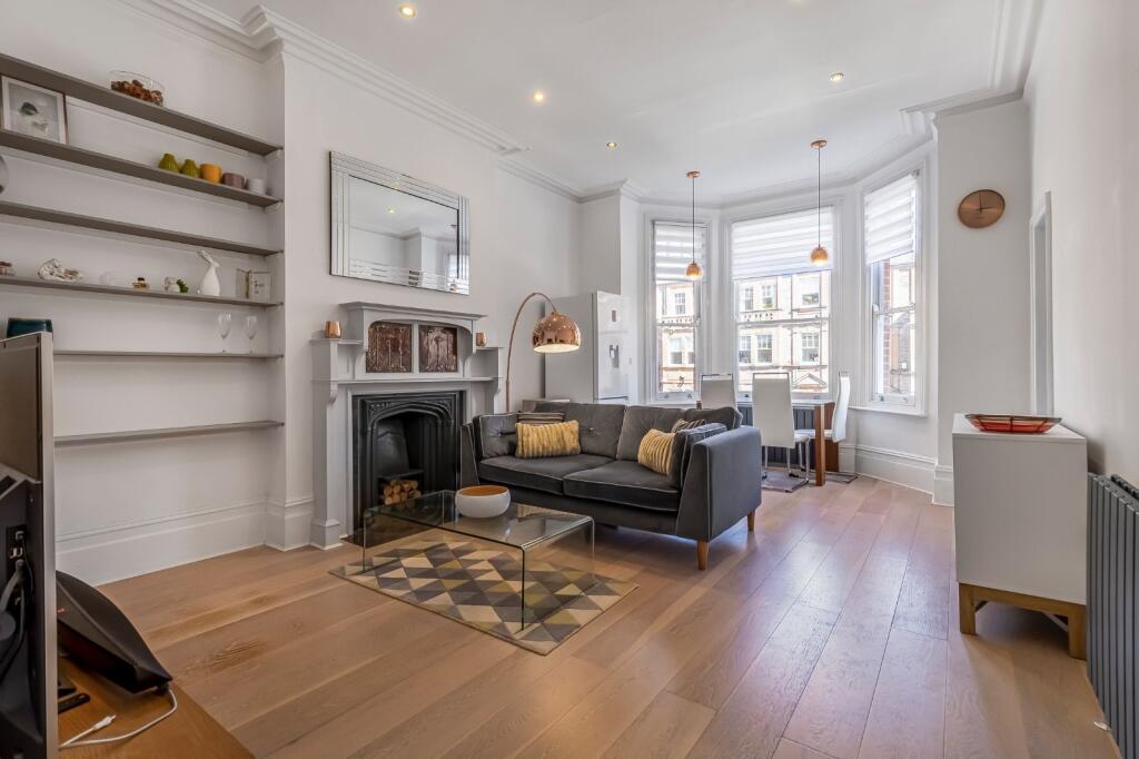 2 bed 1st Floor Flat for rent in Hampstead. From Kinleigh Folkard & Hayward - Sales - West Hampstead