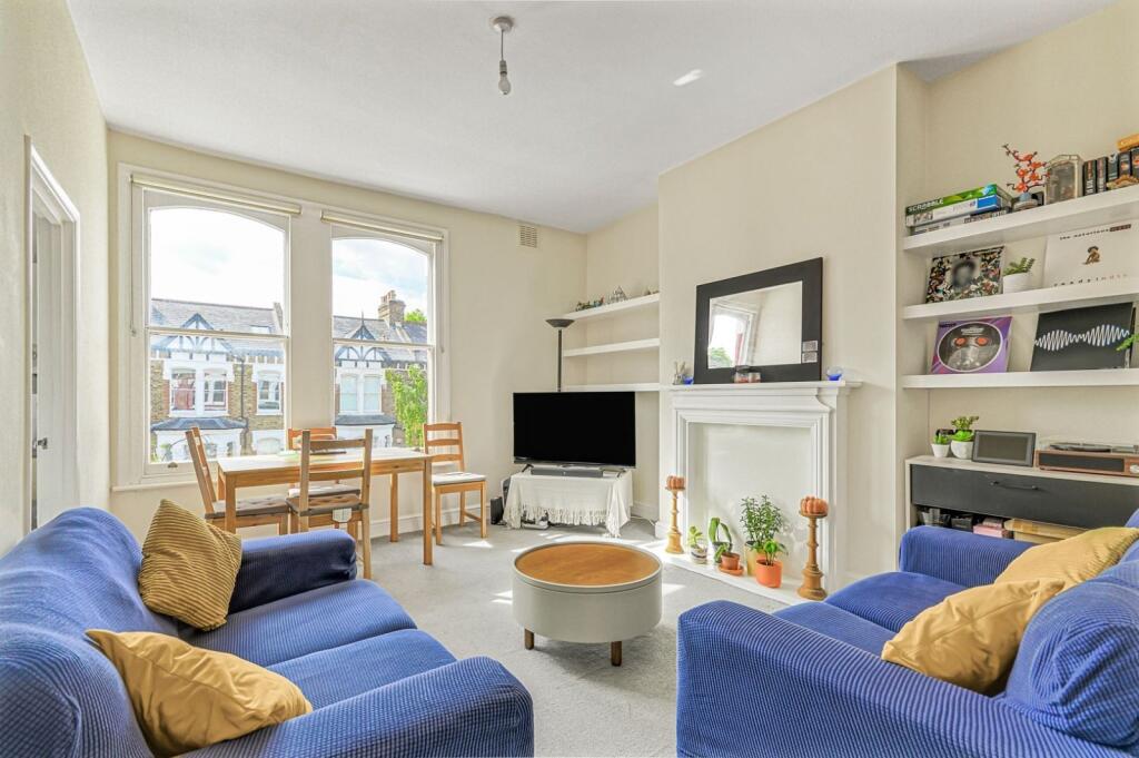 1 bed 1st Floor Flat for rent in Hampstead. From Kinleigh Folkard & Hayward - Sales - West Hampstead