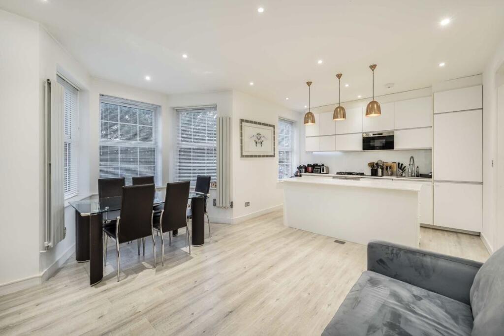 3 bed 1st Floor Flat for rent in Willesden. From Kinleigh Folkard & Hayward - Sales - West Hampstead 3 bed 1st Floor Flat for rent in Willesden. From Kinleigh Folkard & Hayward - Sales - West Hampstead