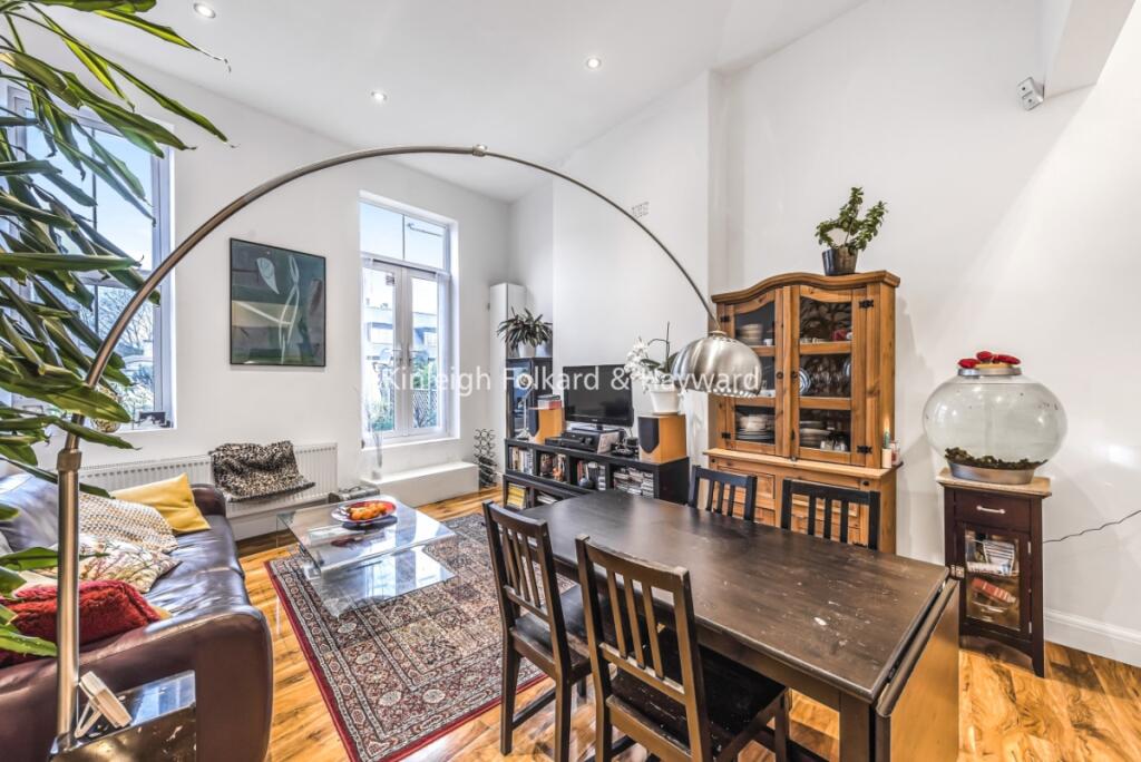 2 bed 1st Floor Flat for rent in London. From Kinleigh Folkard & Hayward - Sales - West Hampstead