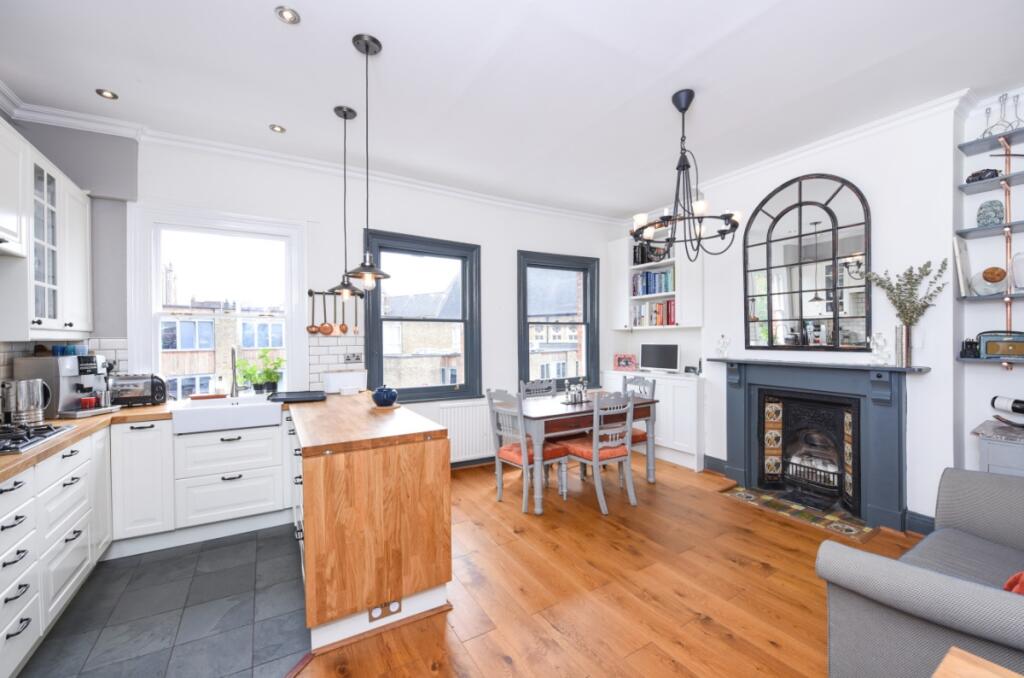 2 bed 1st Floor Flat for rent in London. From Kinleigh Folkard & Hayward - Sales - West Hampstead