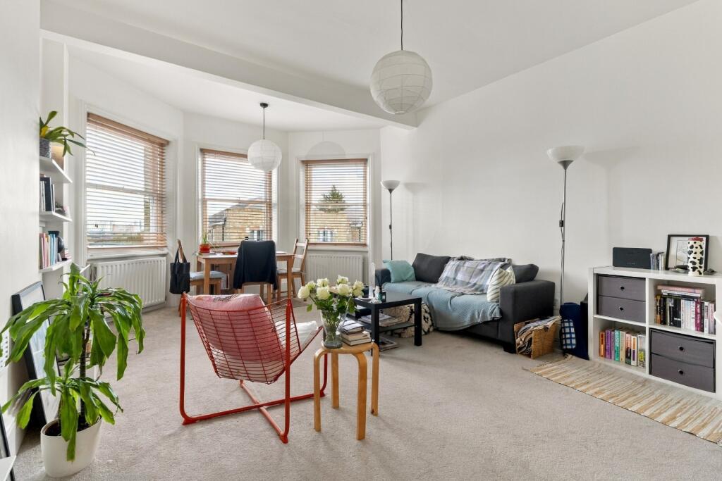 2 bed 1st Floor Flat for rent in London. From Kinleigh Folkard & Hayward - Sales - West Hampstead