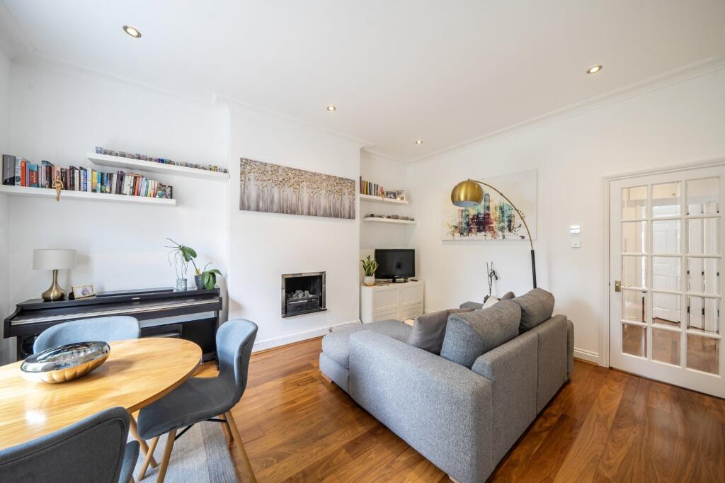 2 bed 1st Floor Flat for rent in Hampstead. From Kinleigh Folkard & Hayward - Sales - West Hampstead