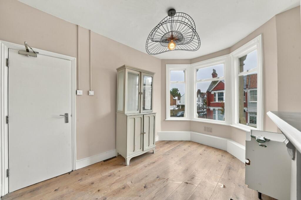 2 bed 1st Floor Flat for rent in London. From Kinleigh Folkard & Hayward - Sales - West Hampstead