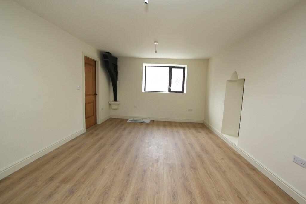 2 bed Apartment for rent in Piper's Ash. From Thomas Property Group