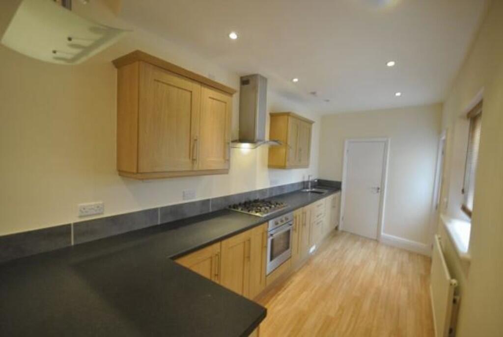 3 bed Mid Terraced House for rent in Piper's Ash. From Thomas Property Group - Chester