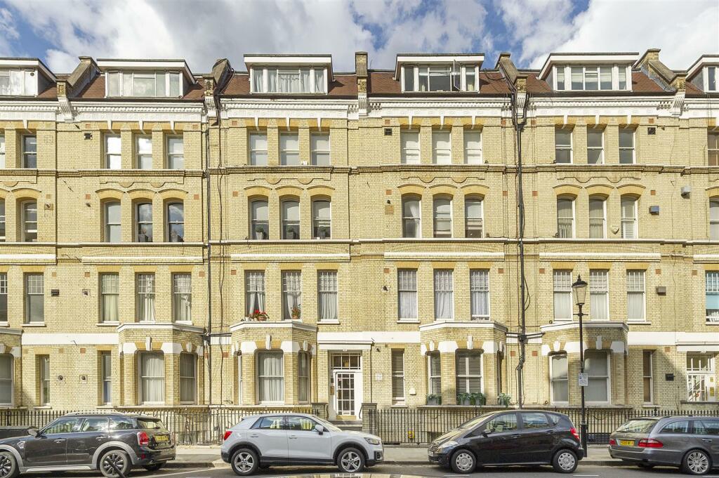 2 bed Flat for rent in London. From Aylesford International Property Consultants