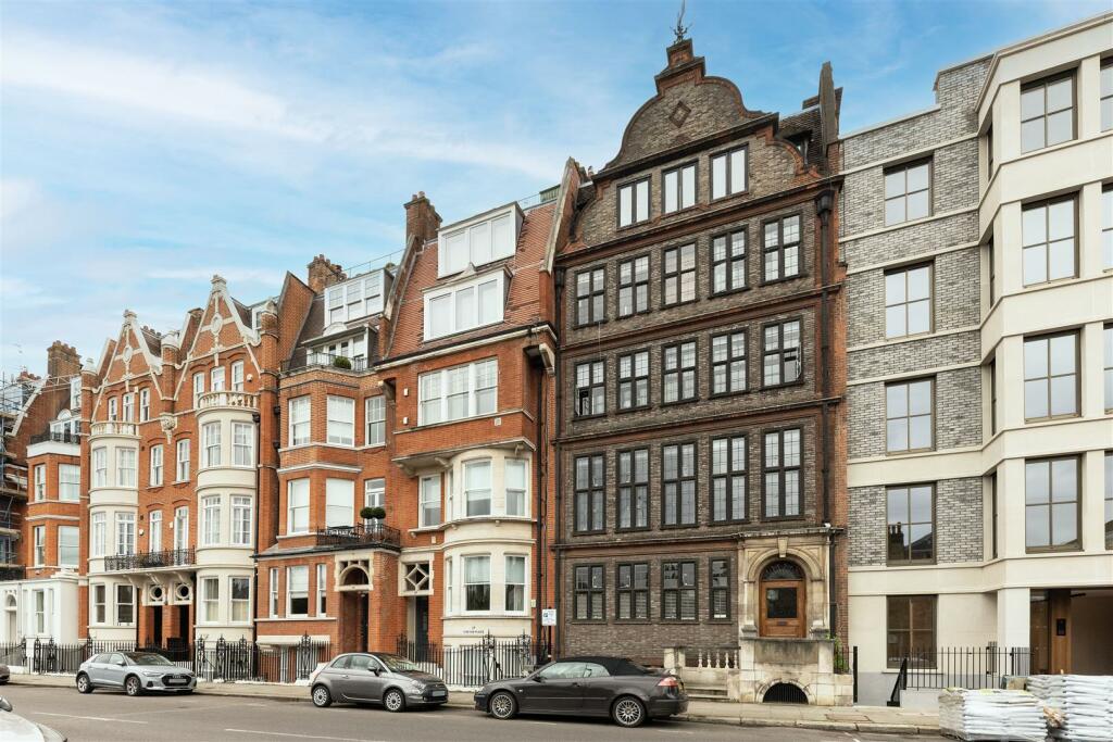 2 bed Apartment for rent in Chelsea. From Aylesford International Property Consultants