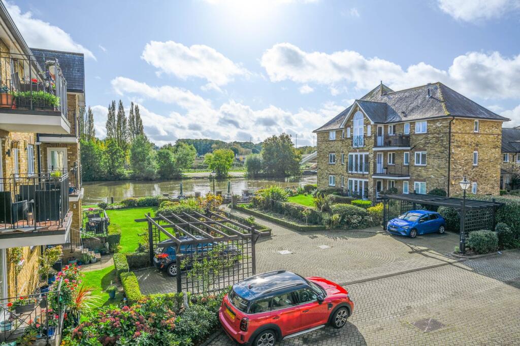 2 bed Apartment for rent in Shepperton. From Martin Flashman & Co. - Walton-on-Thames