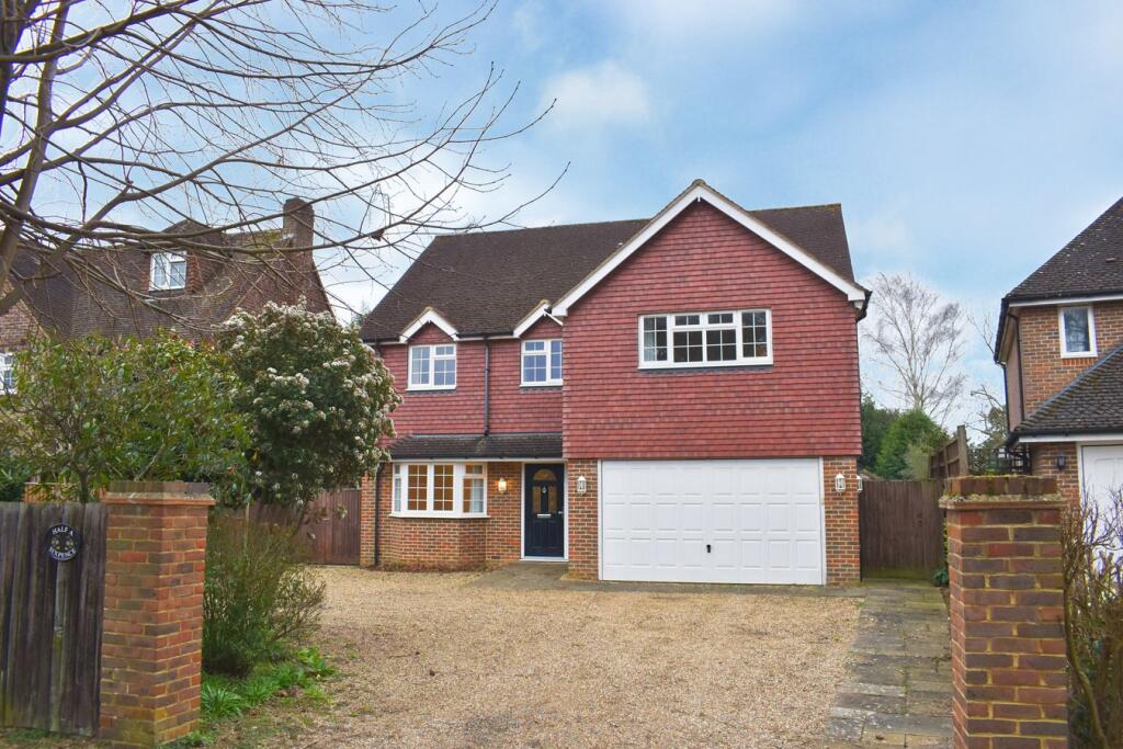 6 bed Detached for rent in Walton-on-Thames. From Martin Flashman & Co. - Walton-on-Thames