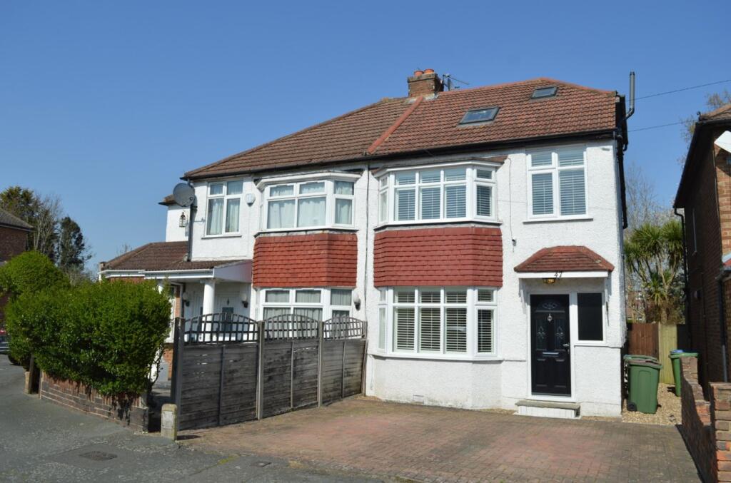 4 bed Semi Detached for rent in Walton-on-Thames. From Martin Flashman & Co. - Walton-on-Thames
