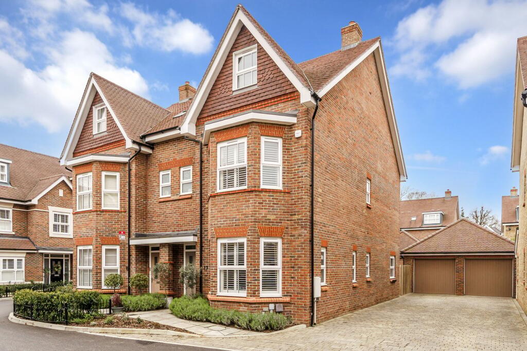 4 bed Semi Detached for rent in Walton-on-Thames. From Martin Flashman & Co. - Walton-on-Thames