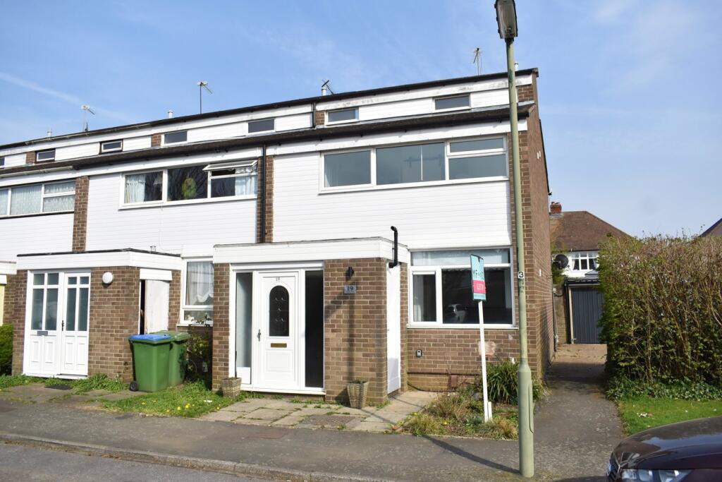 3 bed End of Terrace for rent in Burwood Park. From Martin Flashman & Co. - Walton-on-Thames 3 bed End of Terrace for rent in Burwood Park. From Martin Flashman & Co. - Walton-on-Thames