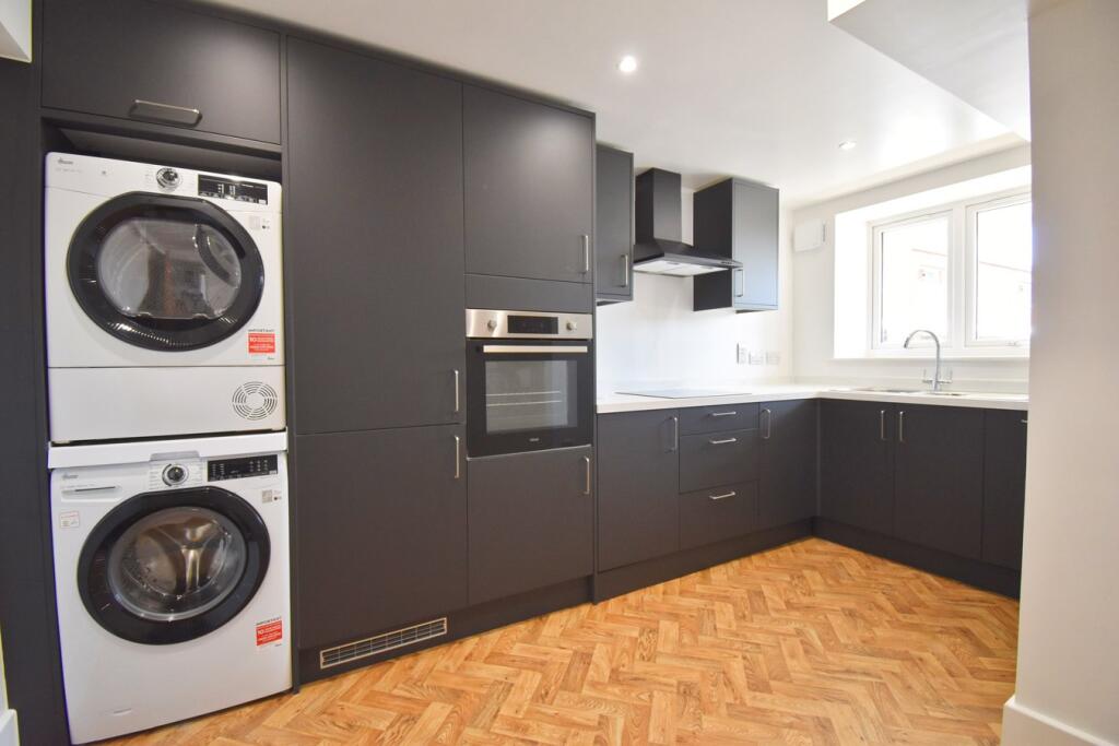 2 bed Apartment for rent in Shepperton. From Martin Flashman & Co. - Walton-on-Thames