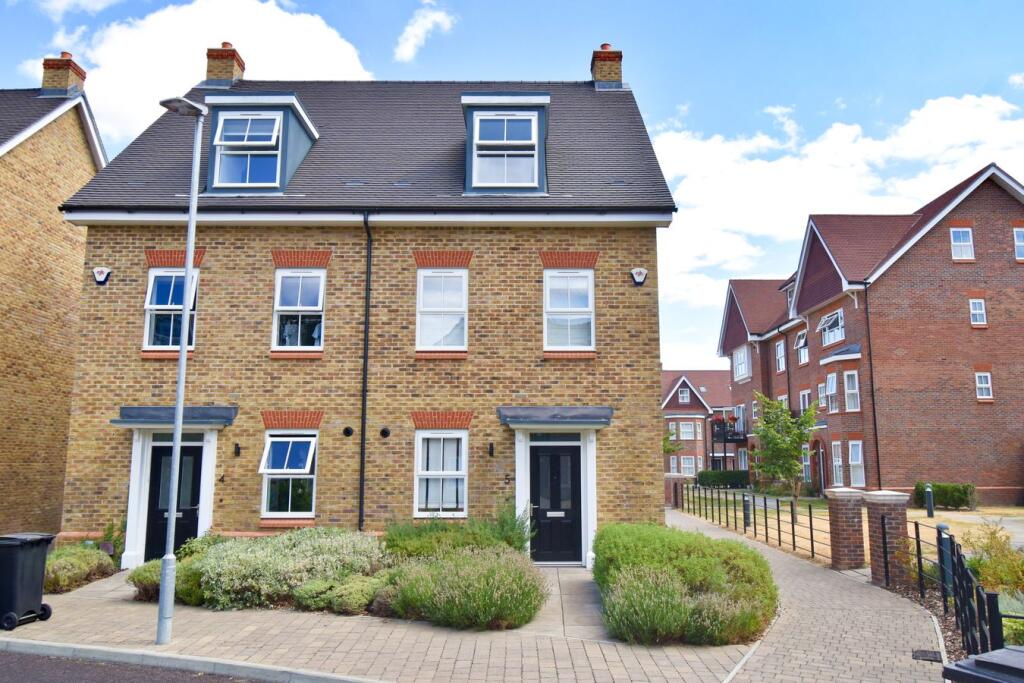 3 bed Semi Detached for rent in Walton-on-Thames. From Martin Flashman & Co. - Walton-on-Thames 3 bed Semi Detached for rent in Walton-on-Thames. From Martin Flashman & Co. - Walton-on-Thames