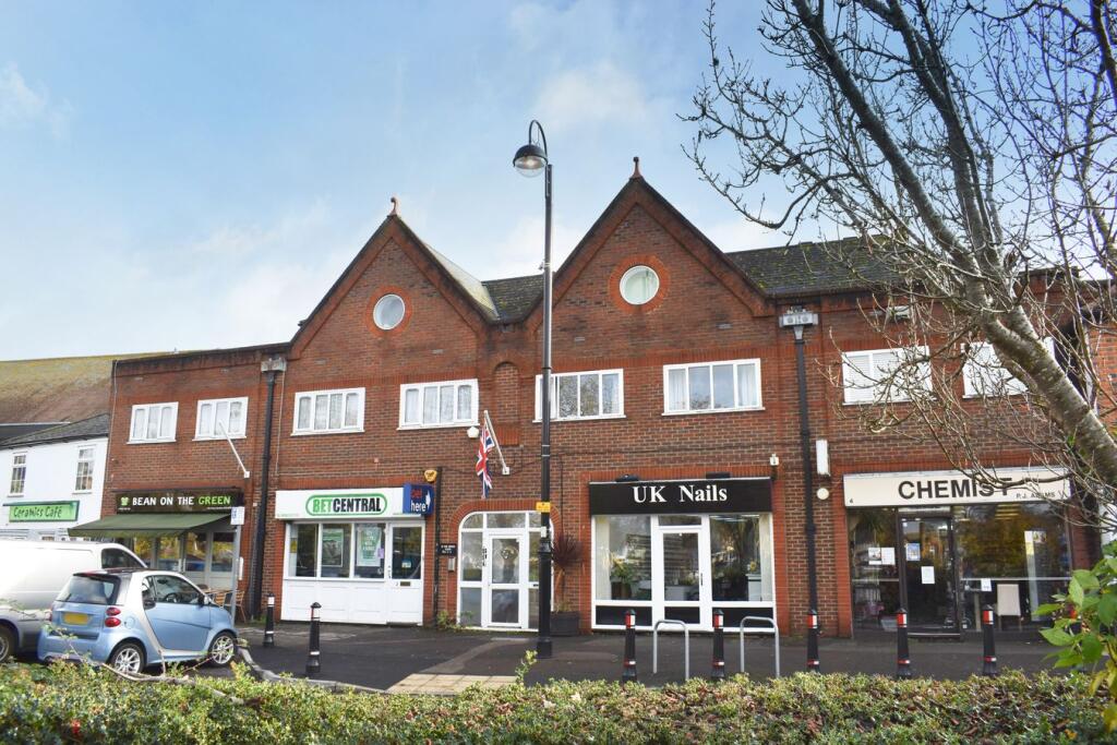 2 bed Apartment for rent in Walton-on-Thames. From Martin Flashman & Co. - Walton-on-Thames