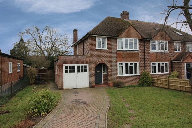 3 bed Semi-Detached House for rent in Marlow. From Simmons & Sons - Marlow
