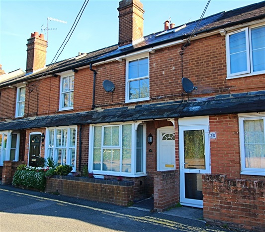 3 bed Mid Terraced House for rent in Marlow. From Simmons & Sons - Marlow
