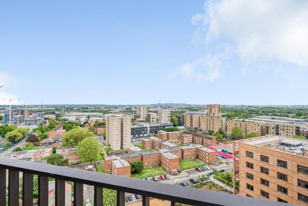 2 bed 1st Floor Flat for rent in London. From Kinleigh Folkard & Hayward - Sales - Blackheath