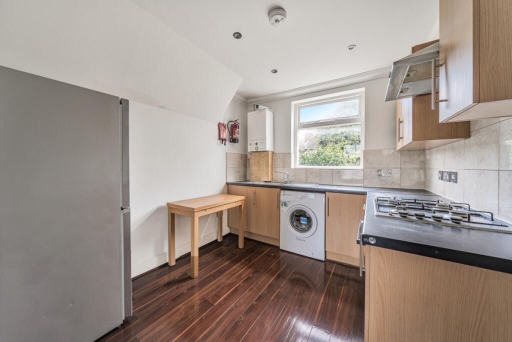 3 bed Mid Terraced House for rent in Greenwich. From Kinleigh Folkard & Hayward - Sales - Blackheath