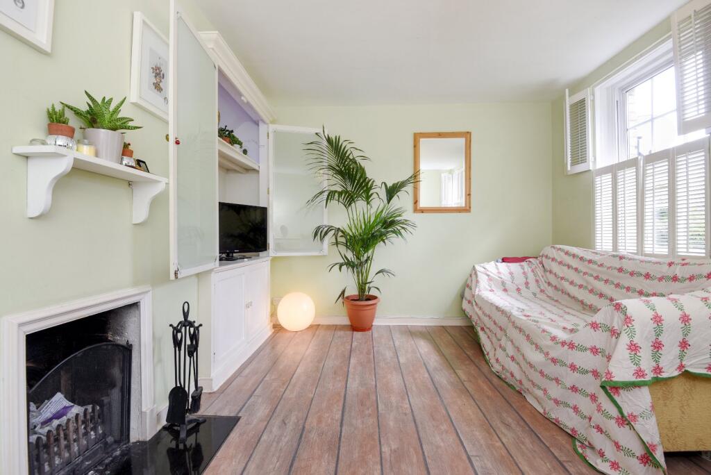 1 bed 1st Floor Flat for rent in London. From Kinleigh Folkard & Hayward - Sales - Blackheath 1 bed 1st Floor Flat for rent in London. From Kinleigh Folkard & Hayward - Sales - Blackheath