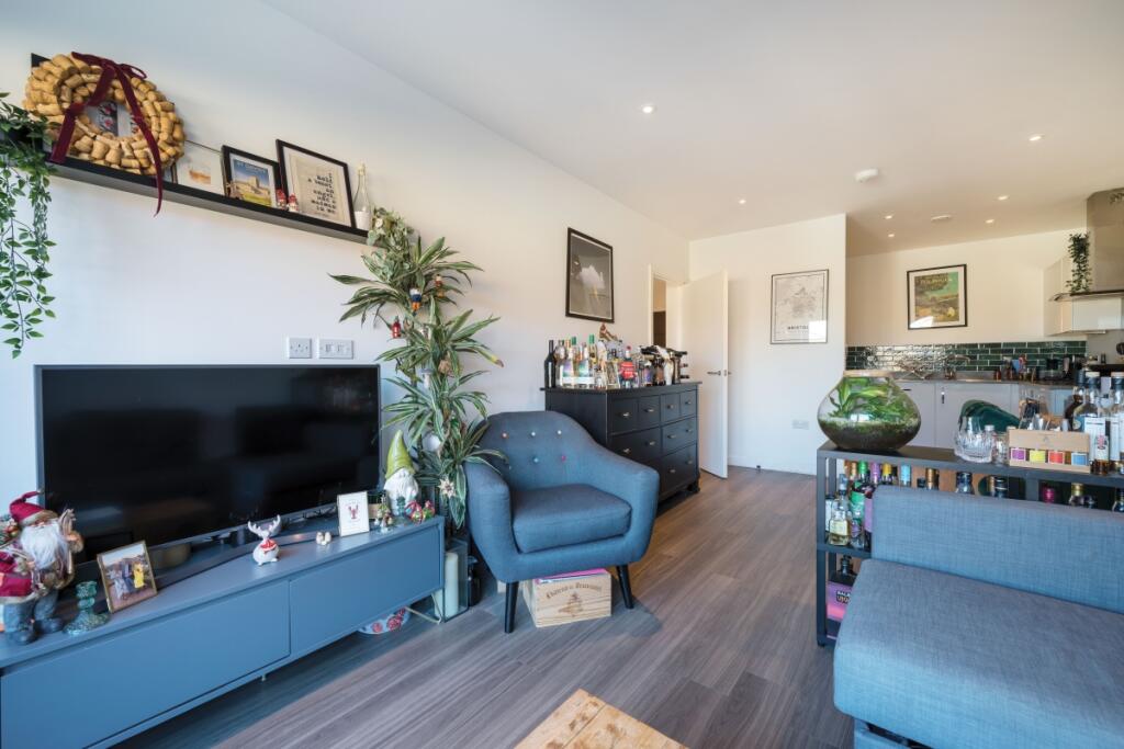 1 bed 1st Floor Flat for rent in Woolwich. From Kinleigh Folkard & Hayward - Sales - Blackheath