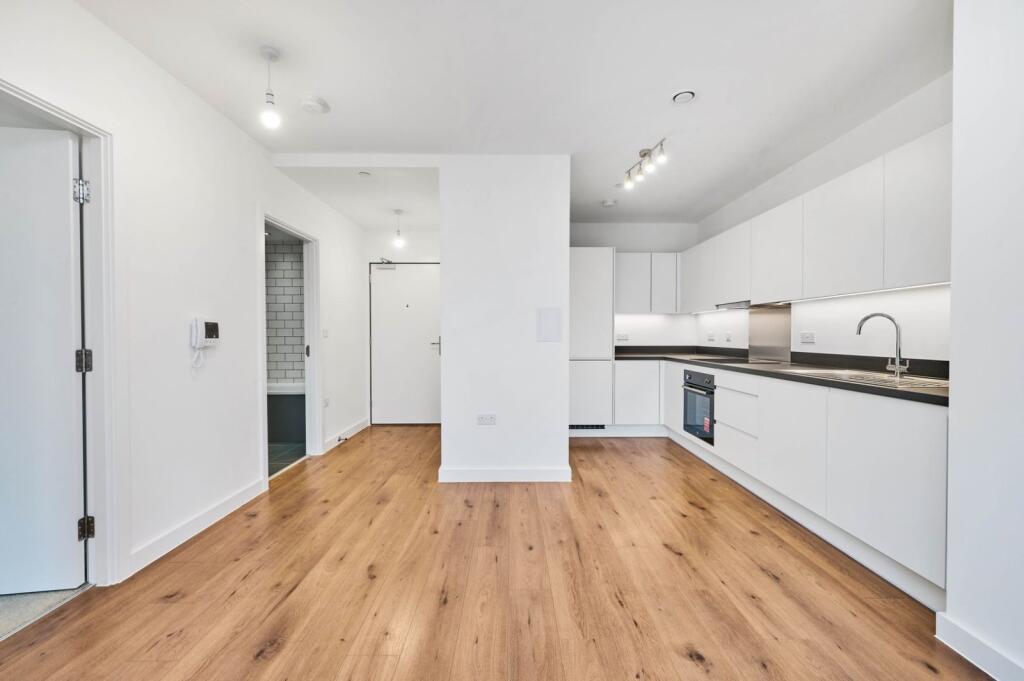 1 bed 1st Floor Flat for rent in Dagenham. From Kinleigh Folkard & Hayward - Sales - Blackheath