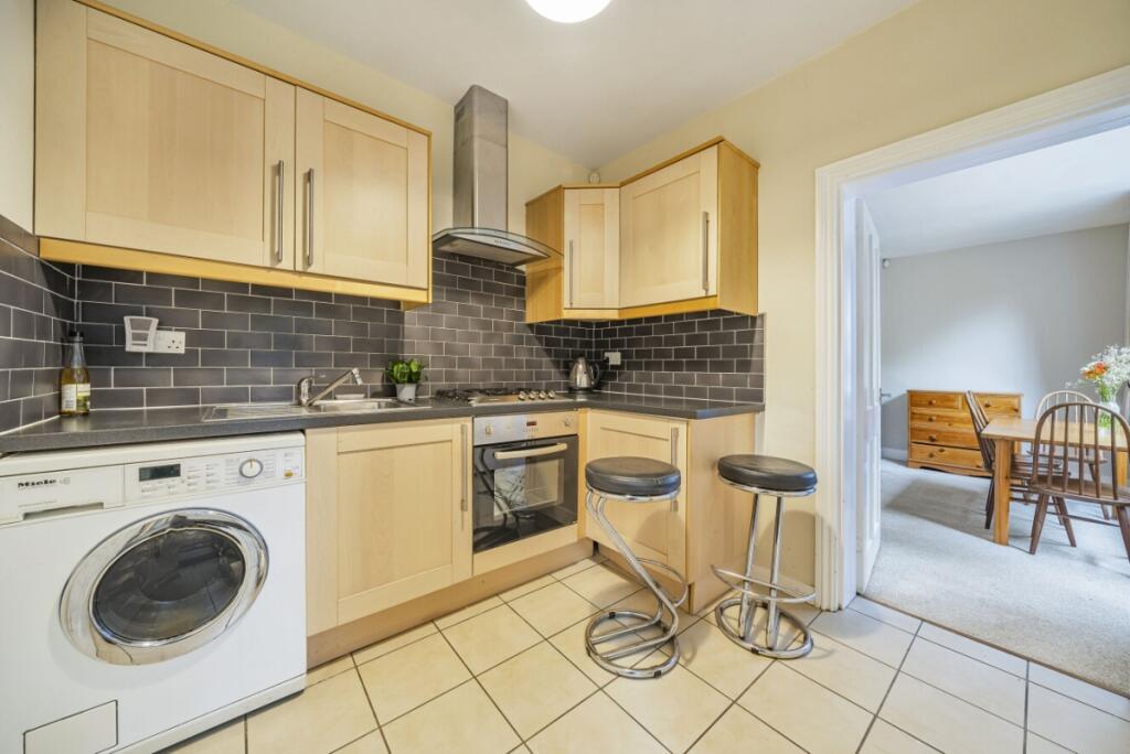 4 bed 1st Floor Flat for rent in Greenwich. From Kinleigh Folkard & Hayward - Sales - Blackheath 4 bed 1st Floor Flat for rent in Greenwich. From Kinleigh Folkard & Hayward - Sales - Blackheath