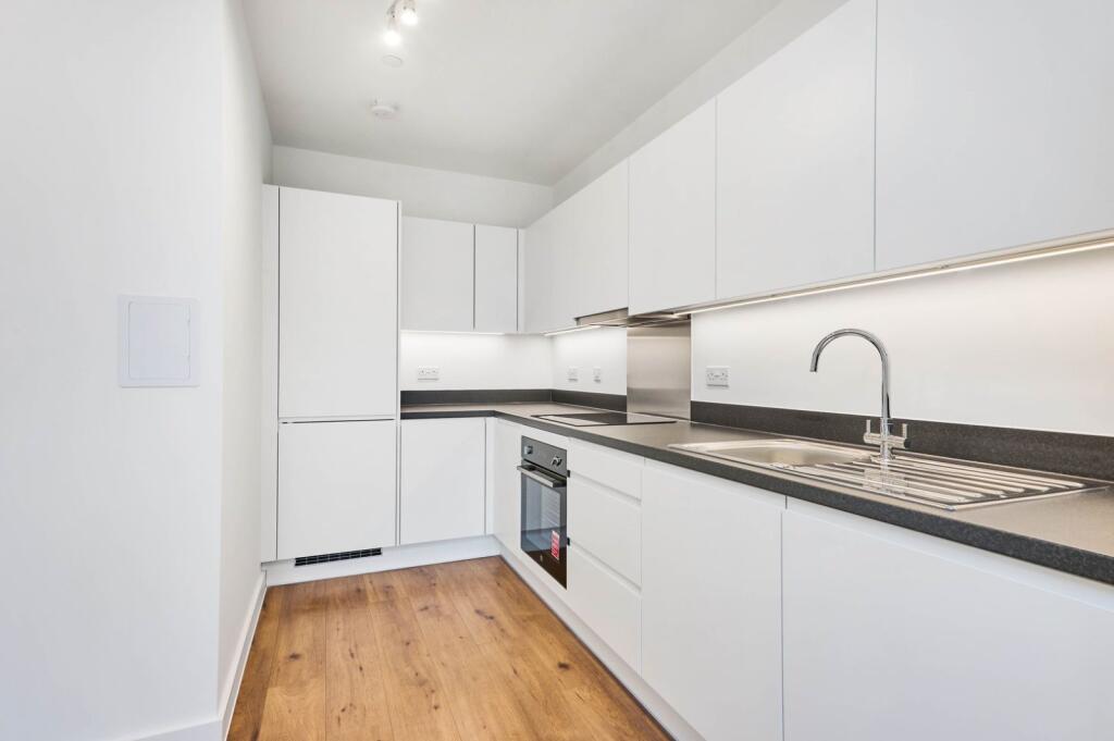 1 bed 1st Floor Flat for rent in Dagenham. From Kinleigh Folkard & Hayward - Sales - Blackheath