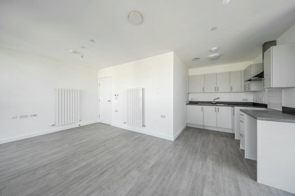 2 bed 1st Floor Flat for rent in Barking. From Kinleigh Folkard & Hayward - Sales - Blackheath 2 bed 1st Floor Flat for rent in Barking. From Kinleigh Folkard & Hayward - Sales - Blackheath