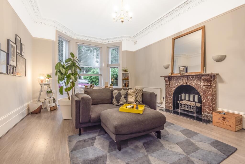 2 bed 1st Floor Flat for rent in Greenwich. From Kinleigh Folkard & Hayward - Sales - Blackheath