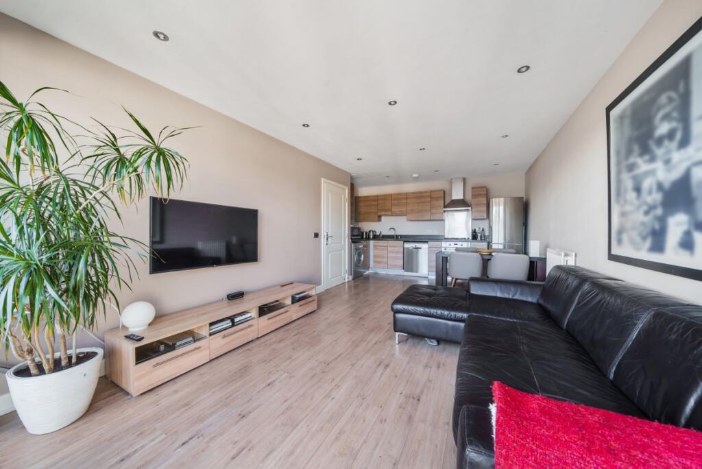 2 bed 1st Floor Flat for rent in Greenwich. From Kinleigh Folkard & Hayward - Sales - Blackheath