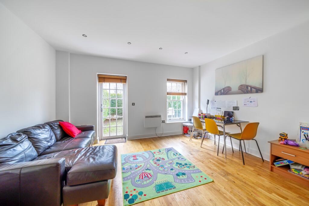 2 bed 1st Floor Flat for rent in Greenwich. From Kinleigh Folkard & Hayward - Sales - Blackheath