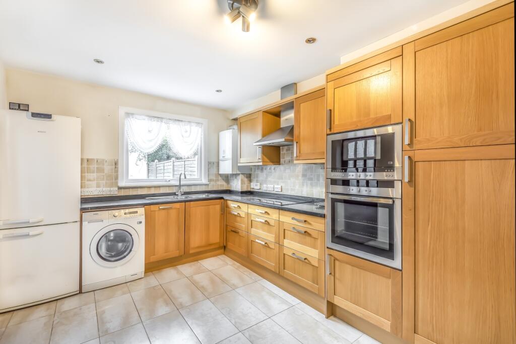 3 bed Detached for rent in Greenwich. From Kinleigh Folkard & Hayward - Sales - Blackheath 3 bed Detached for rent in Greenwich. From Kinleigh Folkard & Hayward - Sales - Blackheath