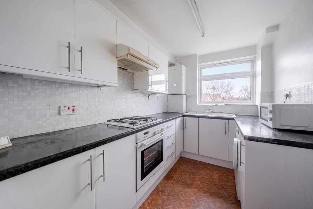 1 bed 1st Floor Flat for rent in Greenwich. From Kinleigh Folkard & Hayward - Sales - Blackheath