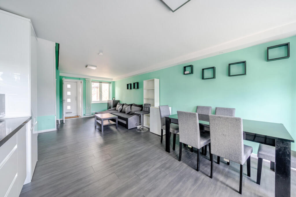 2 bed Mid Terraced House for rent in Woolwich. From Kinleigh Folkard & Hayward - Sales - Blackheath