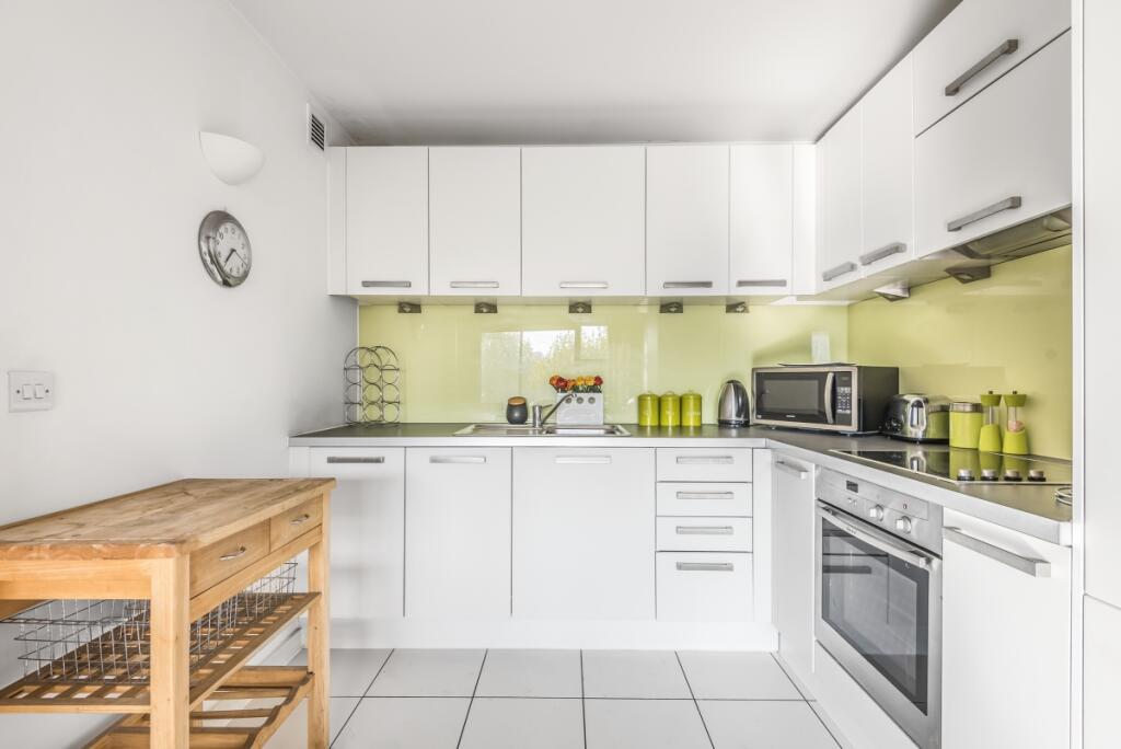 2 bed 1st Floor Flat for rent in London. From Kinleigh Folkard & Hayward - Sales - Blackheath 2 bed 1st Floor Flat for rent in London. From Kinleigh Folkard & Hayward - Sales - Blackheath