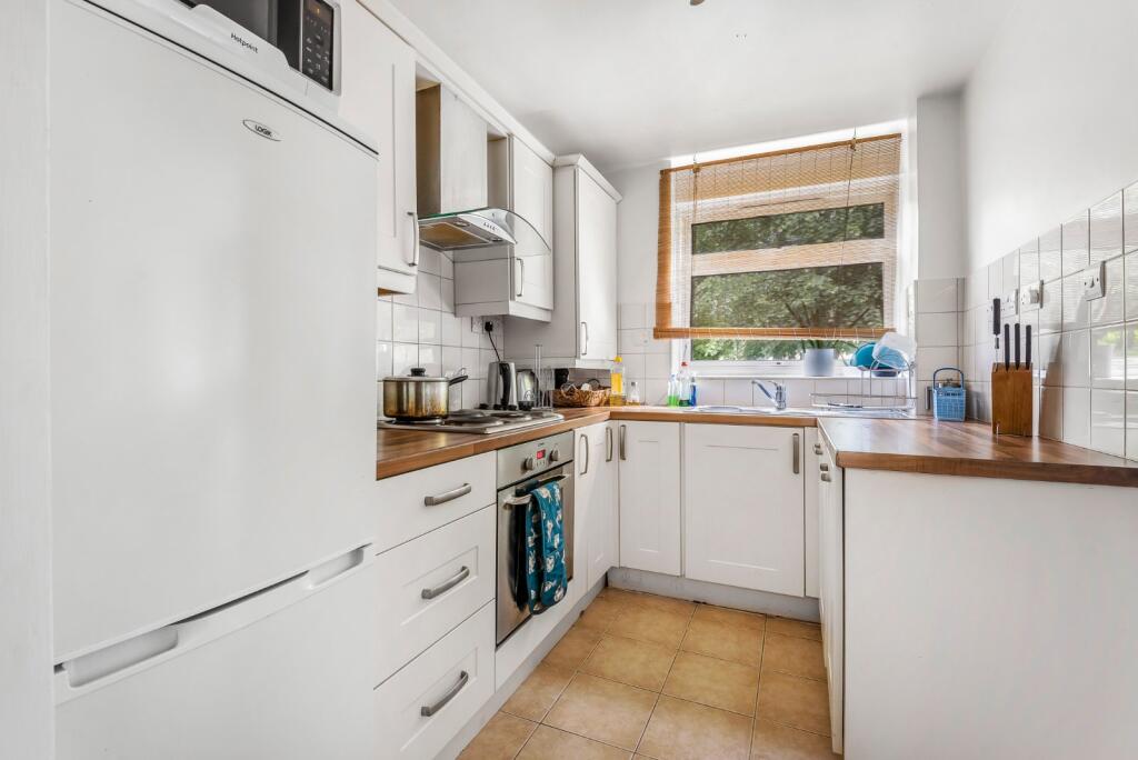 1 bed 1st Floor Flat for rent in Greenwich. From Kinleigh Folkard & Hayward - Sales - Blackheath 1 bed 1st Floor Flat for rent in Greenwich. From Kinleigh Folkard & Hayward - Sales - Blackheath