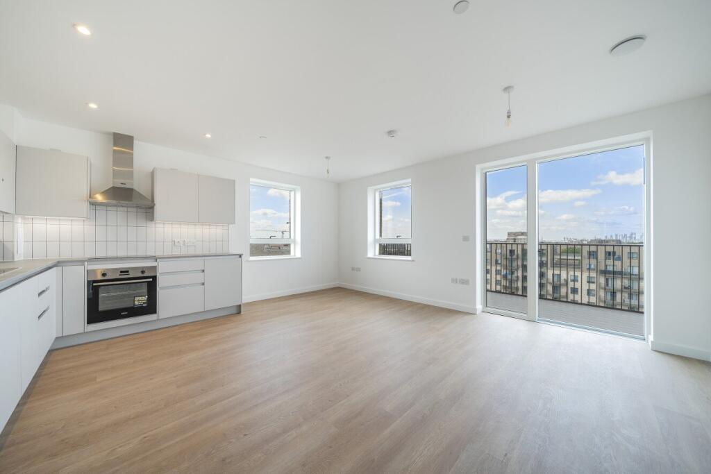 3 bed 1st Floor Flat for rent in Barking. From Kinleigh Folkard & Hayward - Sales - Blackheath